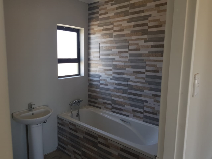  Bedroom Property for Sale in Selosesha Free State